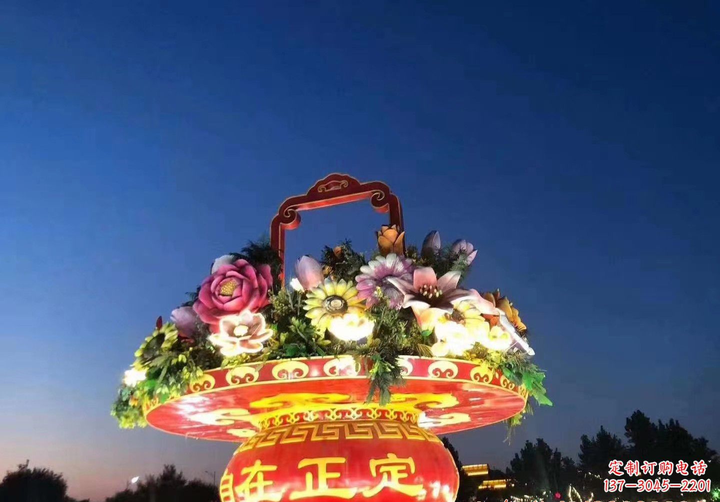 仙桃玻璃钢花篮景观雕塑