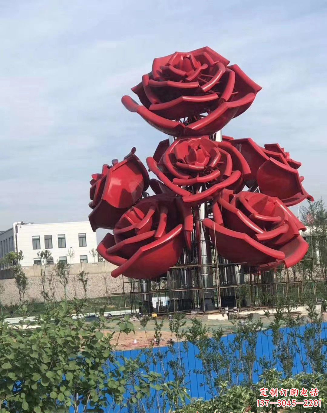 仙桃不锈钢玫瑰雕塑象征爱与美
