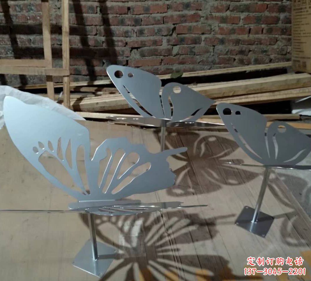 仙桃蝴蝶之舞不锈钢镂空蝴蝶景观雕塑