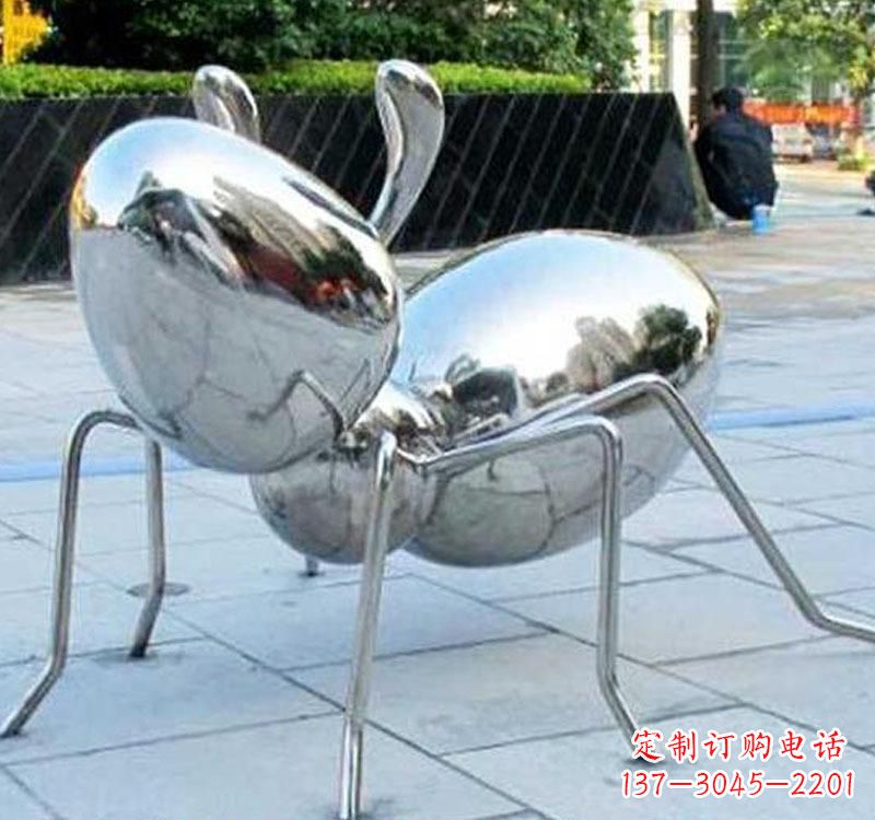 仙桃不锈钢蚂蚁雕塑一座象征努力的艺术作品
