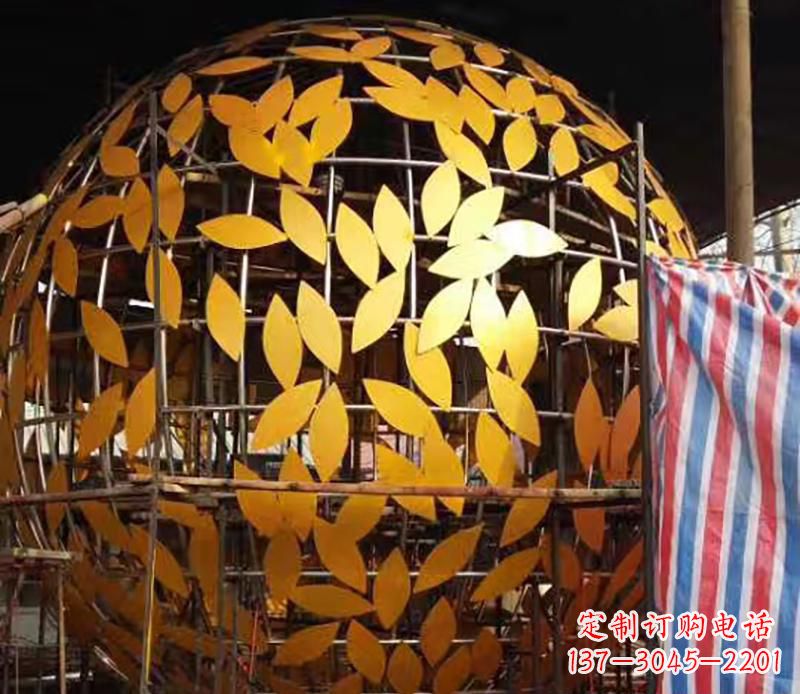 仙桃不锈钢树叶镂空球景观雕塑