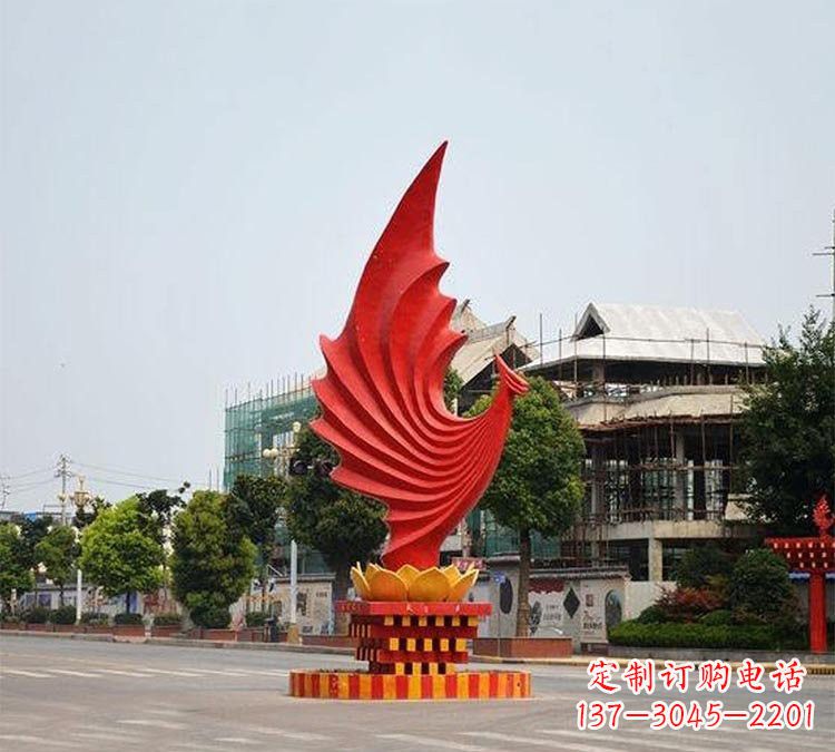 仙桃凤凰雕塑为城市街边增添美丽