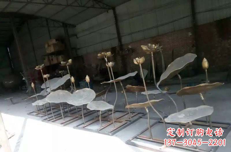 仙桃精美锻铜荷花荷叶雕塑