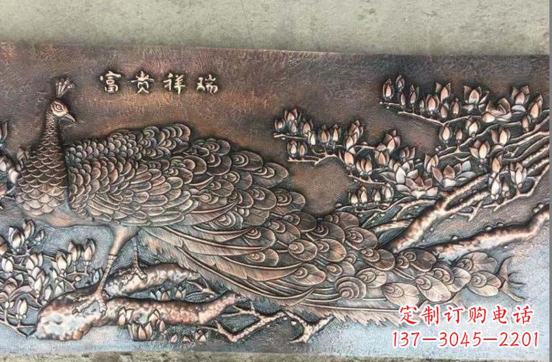 仙桃精美锻铜孔雀雕塑