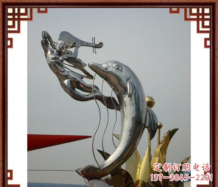 仙桃活力满满的海豚雕塑