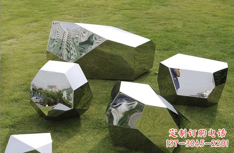 仙桃精美不锈钢鹅卵石几何雕塑