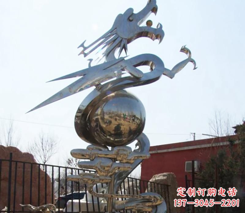 仙桃传统与现代完美结合的青铜龙雕塑