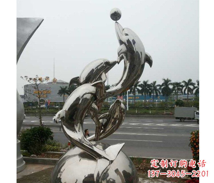 仙桃海豚雕塑多功能不锈钢跳跃玩球