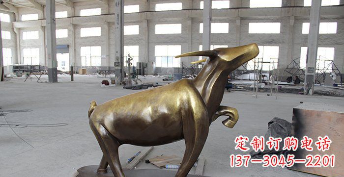仙桃铜制华丽小牛动物雕塑