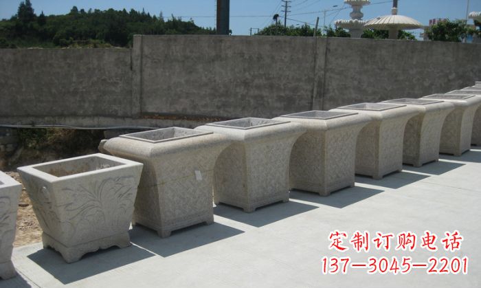 仙桃大理石花盆石雕 – 在公园展现精美自然风貌