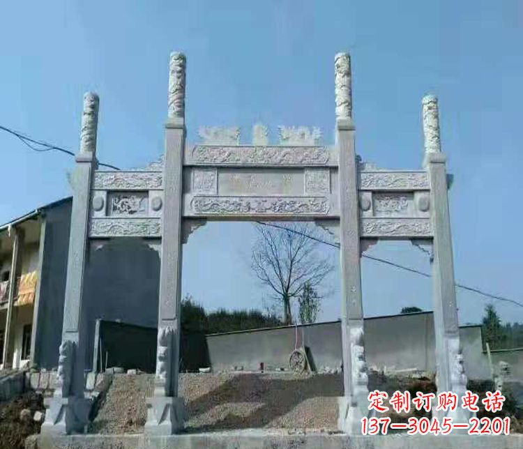 仙桃三门仿古牌坊石雕,精致雕刻典雅之美