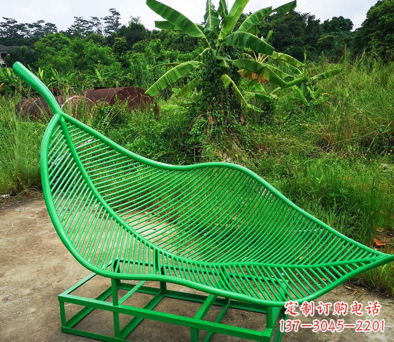 仙桃树叶不锈钢景观雕塑