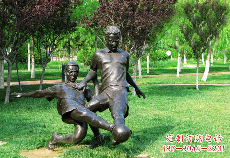 仙桃踢足球的人物铜雕222