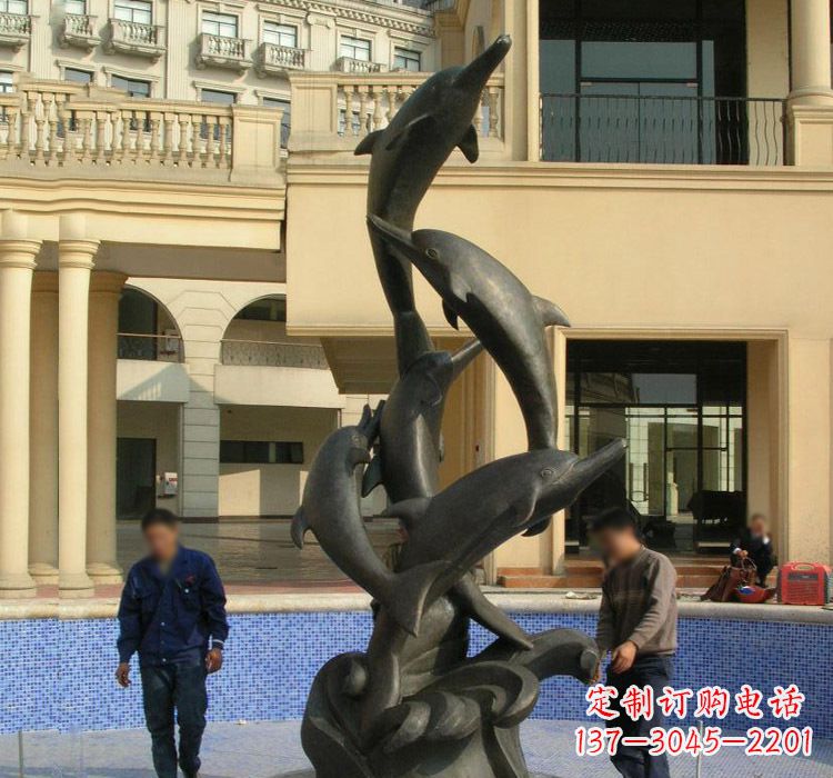 仙桃跳跃海豚雕塑