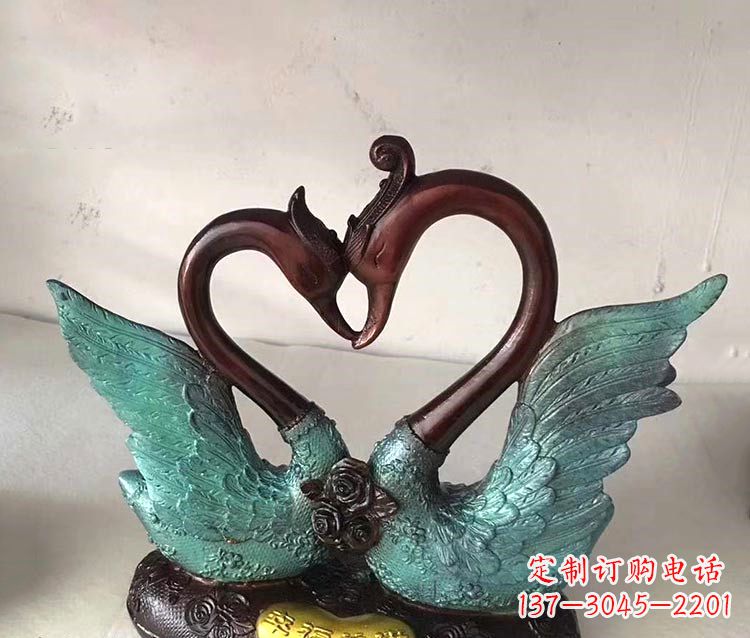 仙桃铜雕彩绘天鹅雕塑摆件-爱心、爱情、幸福情侣创意雕塑