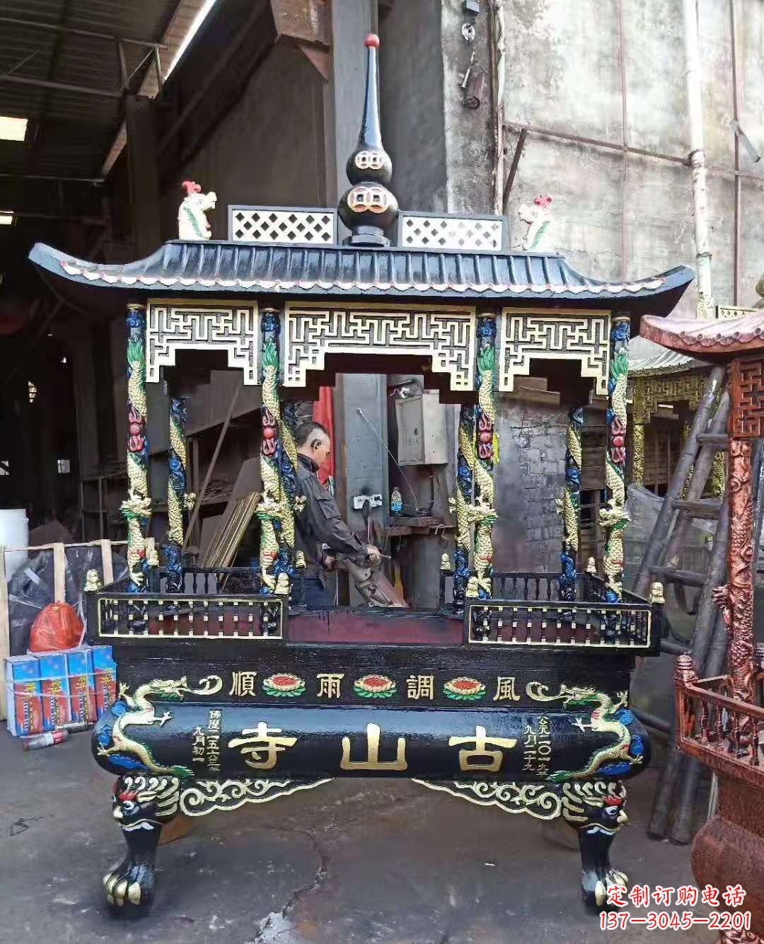 仙桃铜雕香炉寺庙景观雕塑