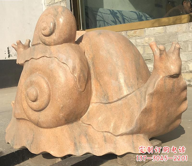 仙桃晚霞红大型蜗牛母子雕塑