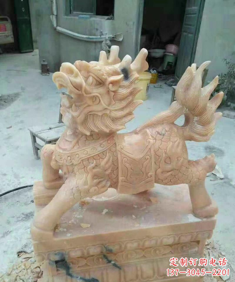 仙桃晚霞红麒麟雕塑112