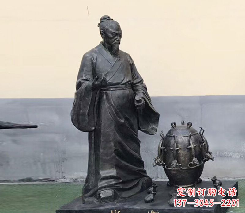 仙桃学校张衡和地动仪铜雕
