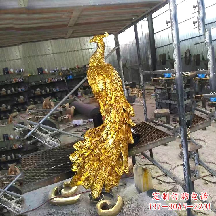 仙桃中国古代传说中的瑞鸟凤凰鎏金铜雕